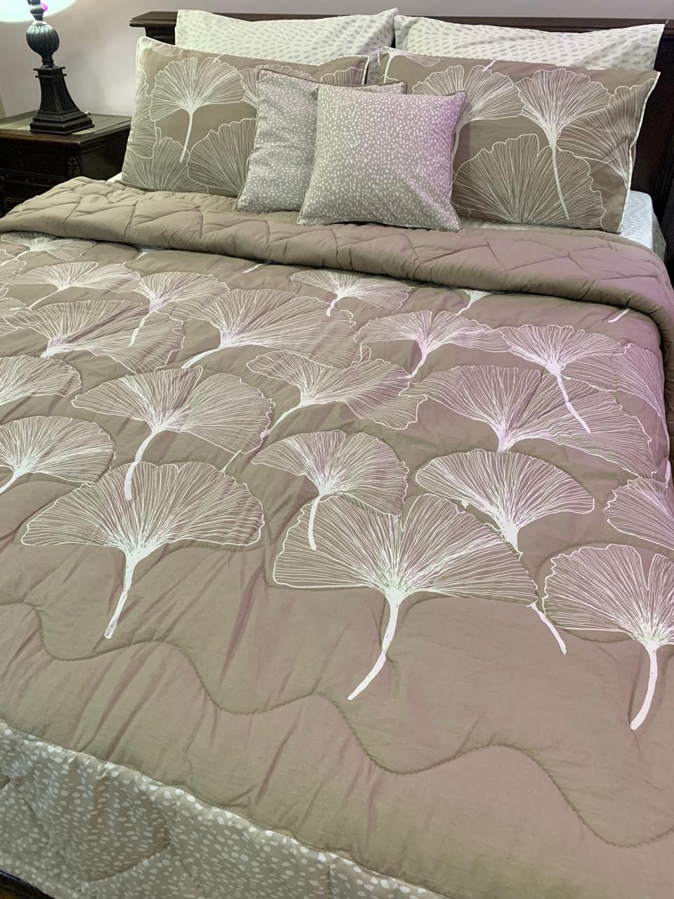 Off white bed set